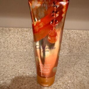 Bath & Body Works Cashmere Glow Ultra Shea Body Cream - Warm Orange